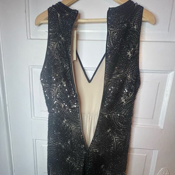 NWTs Alice + Olive Sofia Fully Beaded Jumpsuit w/ Plunging V Neck Size 4 - Picture 13 of 16